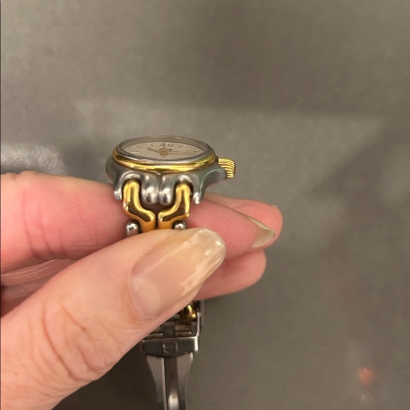 Women’s Tag Heuer gold and silver watch with pearl/white face. - Picture 5 of 8